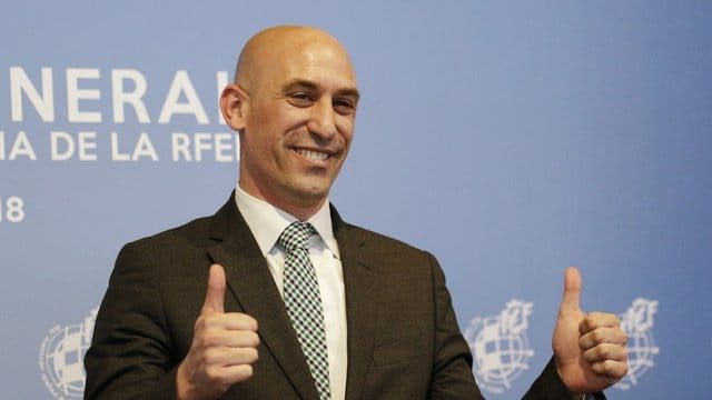 Präsident des spanischen Fußballverbandes seit Mai 2018: Luis Rubiales. Präsident des spanischen Fußballverbandes seit Mai 2018: Luis Rubiales.
