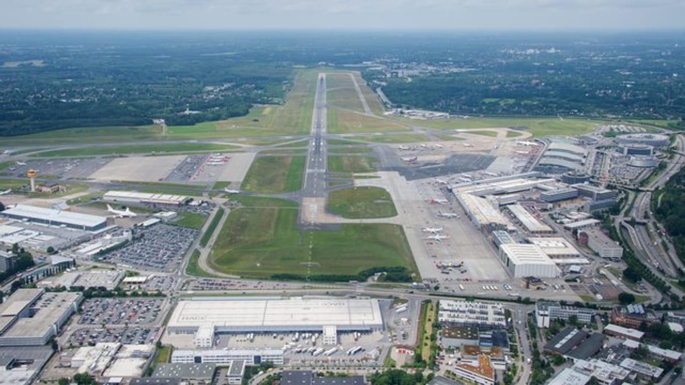 Blick auf den Flughafen Airport Helmut Schmidt: Hier kam es fast zur Katastrophe.