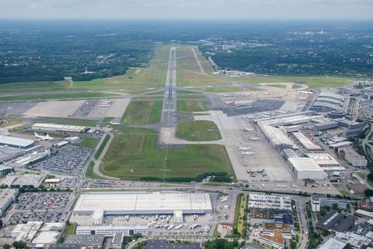 Blick auf den Flughafen Airport Helmut Schmidt: Hier kam es fast zur Katastrophe.