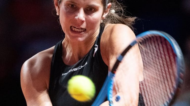 Gab beim Turnier in Stuttgart in der ersten Runde auf: Julia Görges schlägt auf.