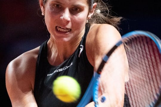 Gab beim Turnier in Stuttgart in der ersten Runde auf: Julia Görges schlägt auf.