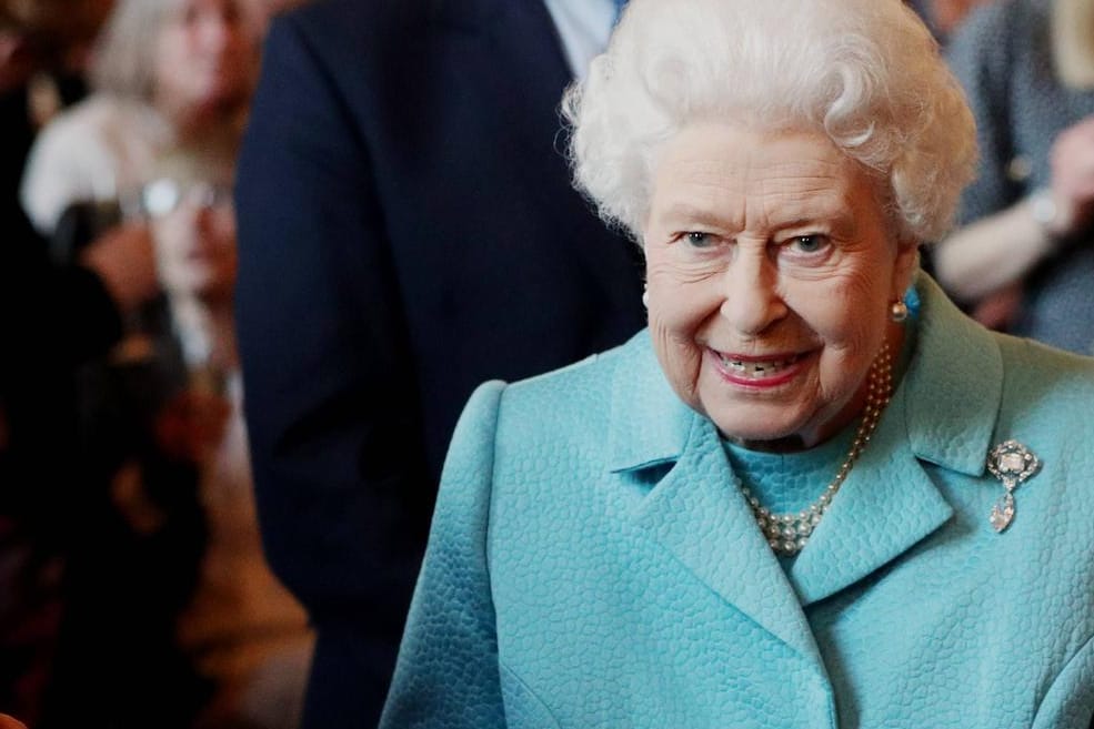 Queen Elizabeth II.: Bei einer Dinnerveranstaltung überraschte die Königin mit ihrer lockeren Art.