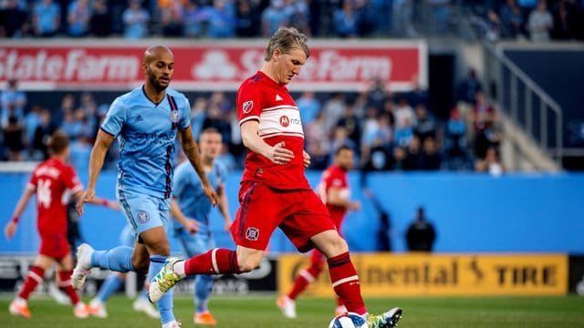 Musste mit Chicago eine Niederlage hinnehmen: Bastian Schweinsteiger (r). Musste mit Chicago eine Niederlage hinnehmen: Bastian Schweinsteiger (r).
