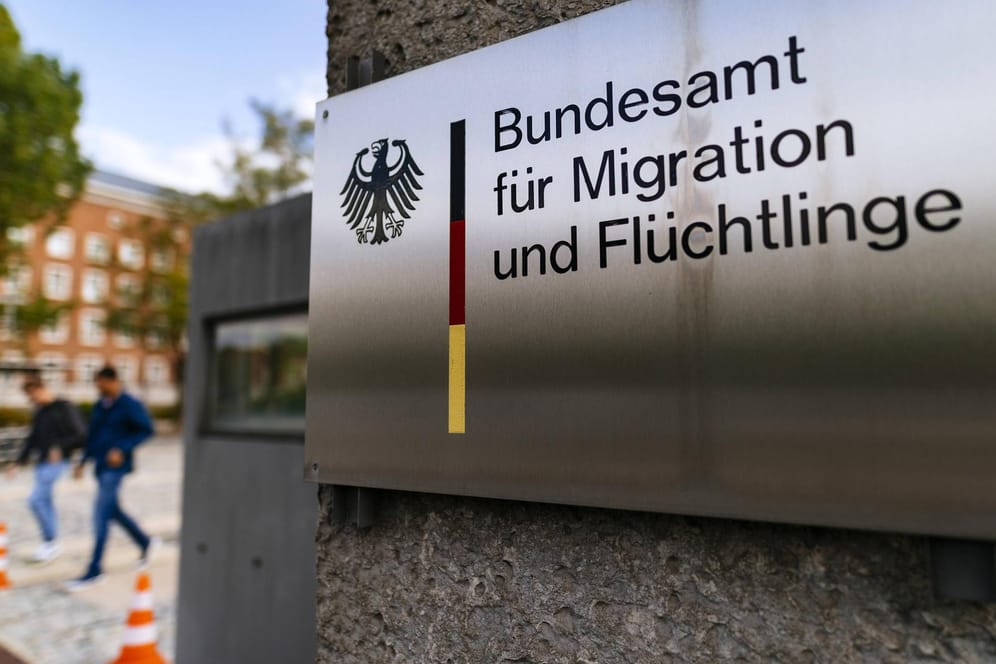 Bundesamt für Migration und Flüchtlinge in Nürnberg: 140.000 Menschen erhielten vor dort voriges Jahr einen positiven Asylbescheid.