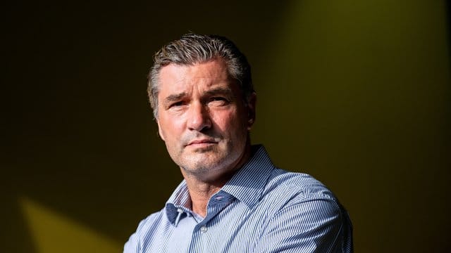Michael Zorc hofft auf den Schalker Klassenerhalt.