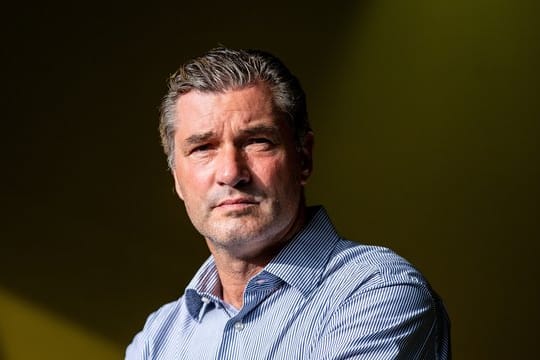 Michael Zorc hofft auf den Schalker Klassenerhalt.