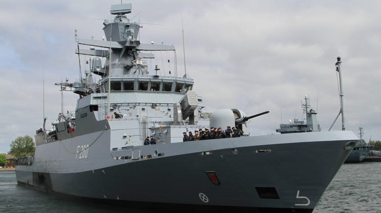 Eine Korvette der Deutschen Marine: Die erste Korvette einer neuen Serie der K130-Klasse für die Deutsche Marine ist in Wolgast auf Kiel gelegt worden. (Archivbild)