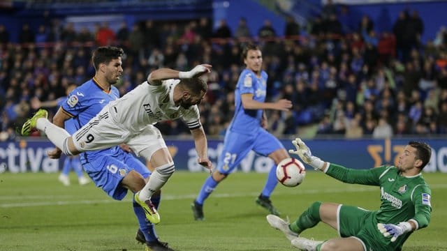 Ladehemmung: Real-Torjäger Karim Benzema (2. Ladehemmung: Real-Torjäger Karim Benzema (2.