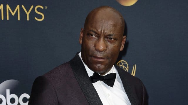 John Singleton wurde als erster Afroamerikaner in der Sparte "Beste Regie" für einen Oscar nominiert. John Singleton wurde als erster Afroamerikaner in der Sparte "Beste Regie" für einen Oscar nominiert.