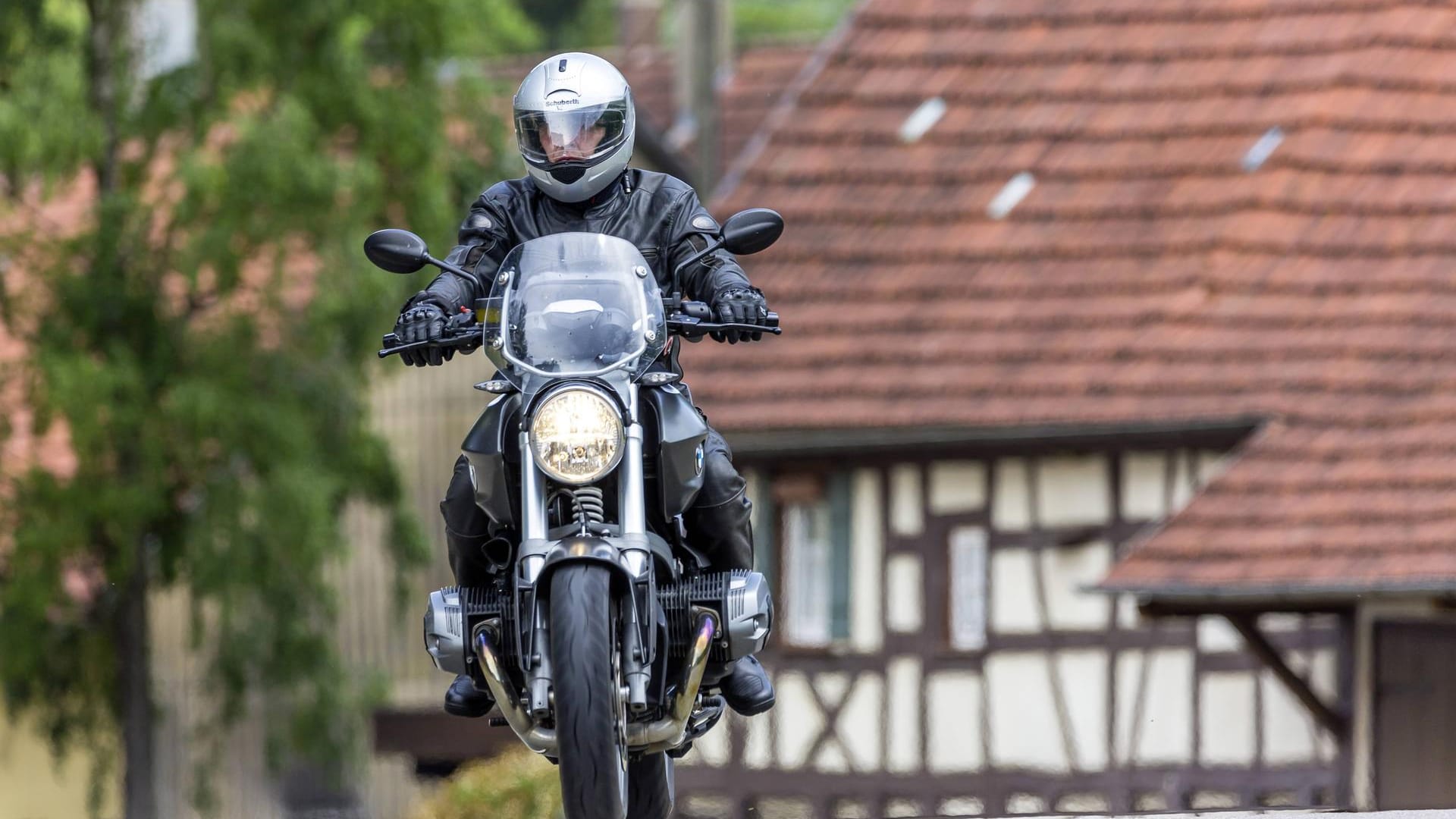 Motorradfahrer: Bei einem Überholmanöver ist ein 57-jähriger verunglückt.