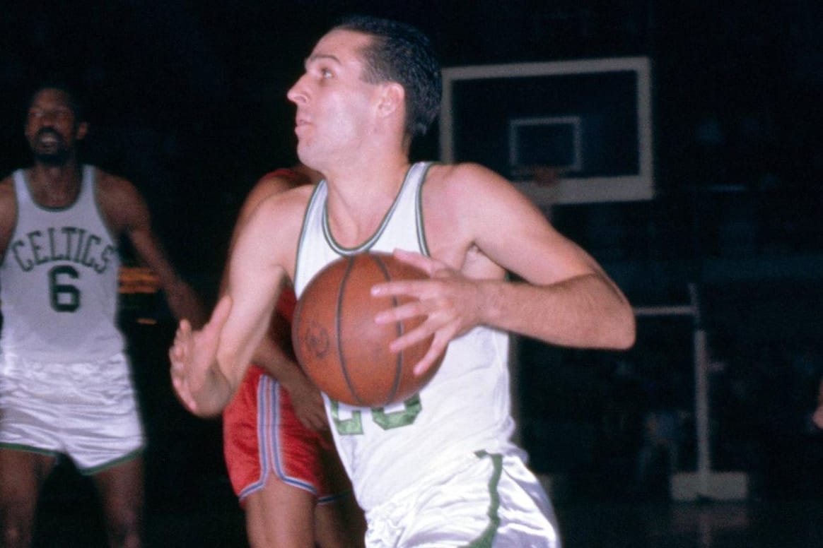 John Havlicek, hier im Jahr 1969, ist bis heute Rekordspieler und Werfer der Boston Celtics.