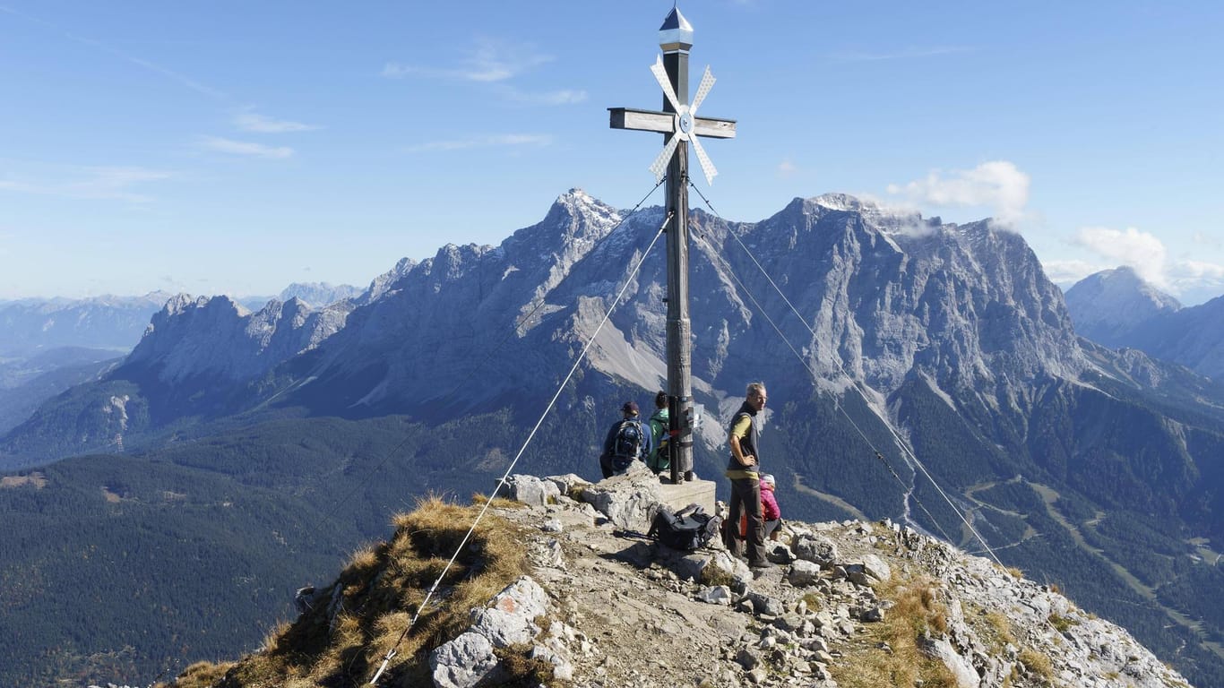 Zugspitze: Etwa 60 Paare heiraten jährlich auf Deutschlands höchstem Gipfel.