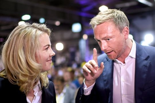 Gute Ergebnisse für beide: Linda Teuteberg, die neue FDP-Generalsekretärin, und Parteichef Christian Lindner beim Bundesparteitag der Liberalen.