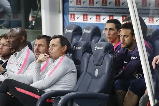 Sperre für drei Europapokal-Spiele: Neymar (r) hatte sich abfällig über Unparteiische geäußert.