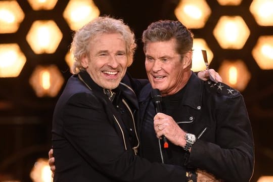 Thomas Gottschalk (l) und David Hasselhoff in "50 Jahre ZDF Hitparade".