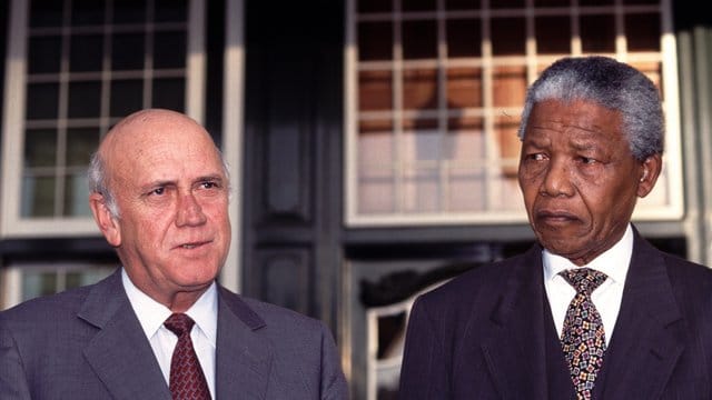 Der 83-Jährige Willem de Klerk war für die Abschaffung der Apartheid gemeinsam mit Nelson Mandela mit dem Friedensnobelpreis ausgezeichnet worden. Der 83-Jährige Willem de Klerk war für die Abschaffung der Apartheid gemeinsam mit Nelson Mandela mit dem Friedensnobelpreis ausgezeichnet worden.