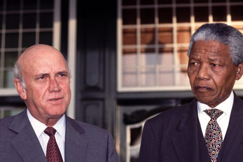 Der 83-Jährige Willem de Klerk war für die Abschaffung der Apartheid gemeinsam mit Nelson Mandela mit dem Friedensnobelpreis ausgezeichnet worden.