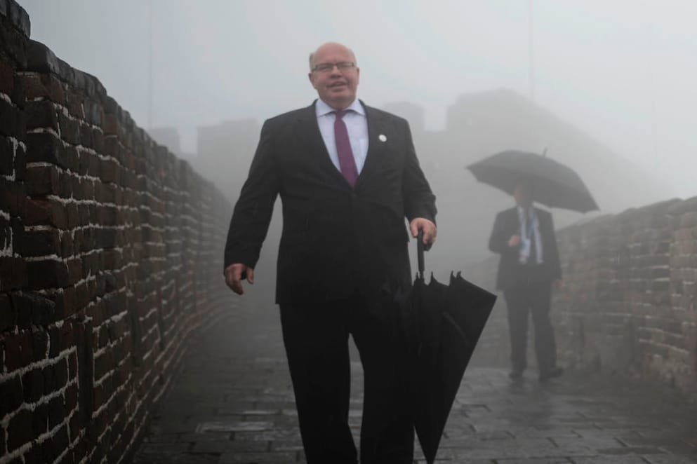 Peter Altmaier auf der Chinesischen Mauer: Die Konferenz sei aber besser gelaufen als erwartet. Der Wille, Probleme zu lösen, sei vorhanden, sagte der Bundeswirtschaftsminister.