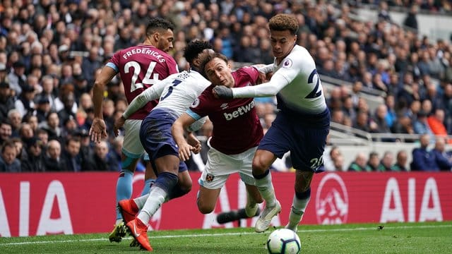 Tottenham Hotspur hat im Kampf um die erneute Qualifikation zur Champions League einen Dämpfer kassiert. Tottenham Hotspur hat im Kampf um die erneute Qualifikation zur Champions League einen Dämpfer kassiert.