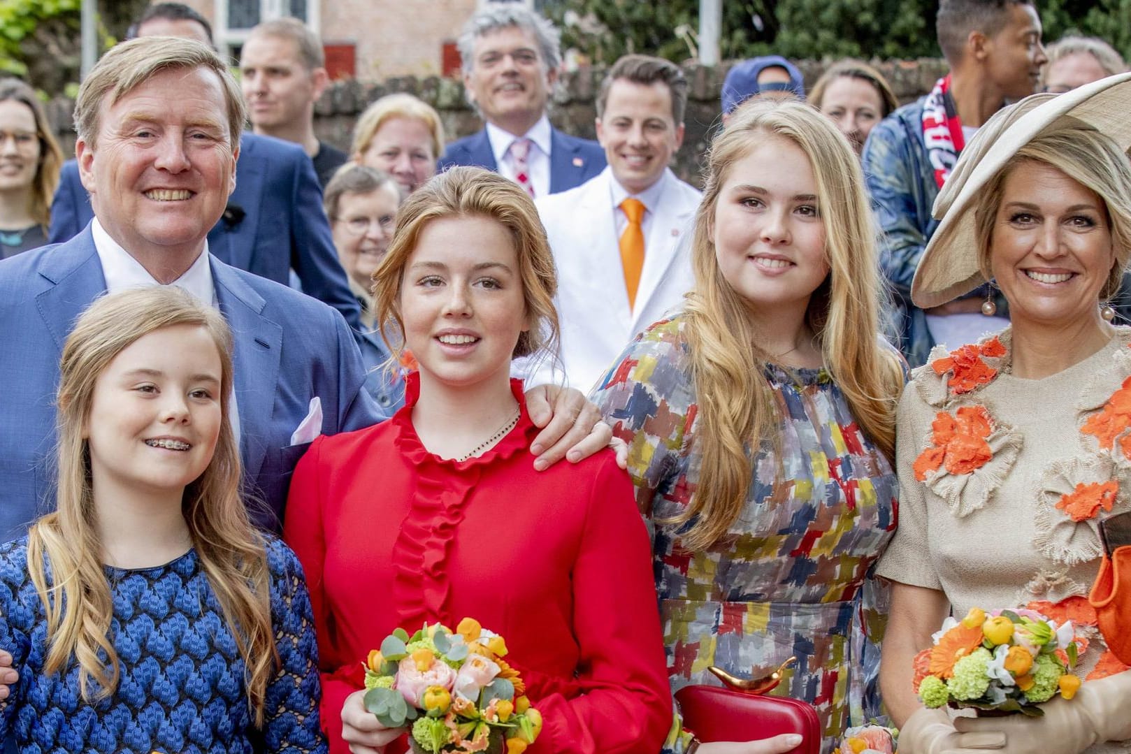 Willem-Alexander mit seiner Frau Maxima und den drei gemeinsamen Töchtern Amalia, Alexia und Ariane.