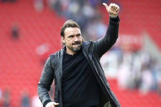 Norwich City Trainer Daniel Farke hat mit seiner Mannschaft den Aufstieg in die Premier League geschafft.