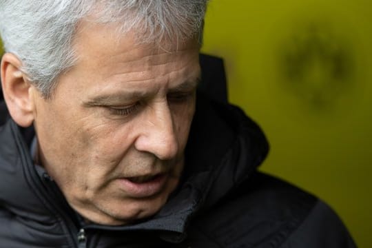 Dortmunds Trainer Lucien Favre war nach der Niederlage gegen Schalke restlos bedient.