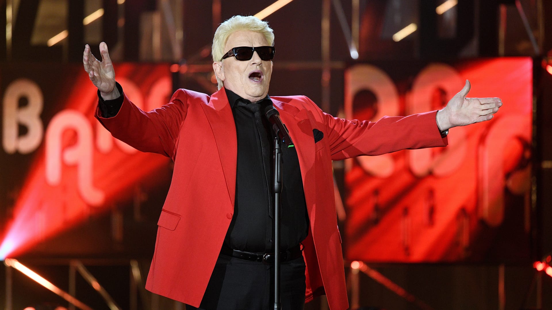 Heino: Der Sänger war in der Show "50 Jahre ZDF-Hitparade" zu Gast.