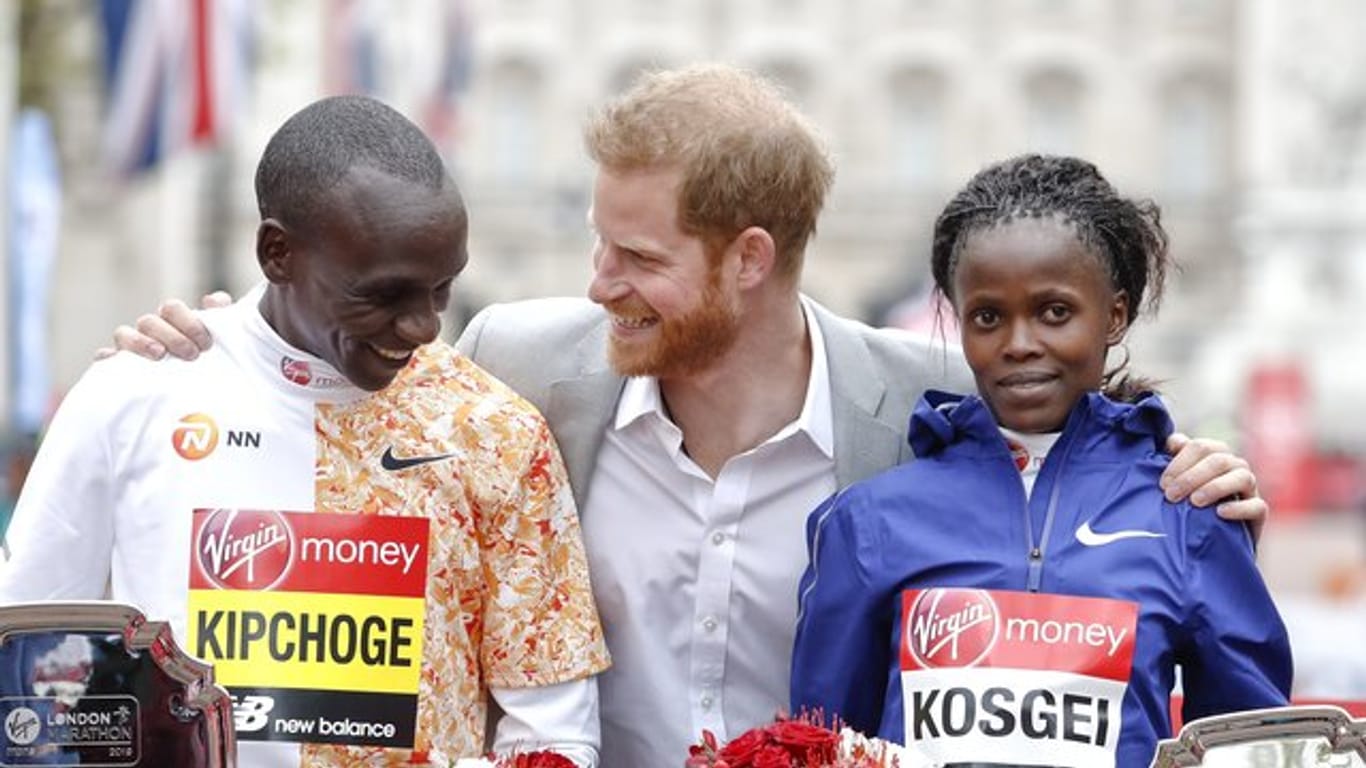 Der Kenianer Eliud Kipchoge hat zum vierten Mal den London-Marathon gewonnen.