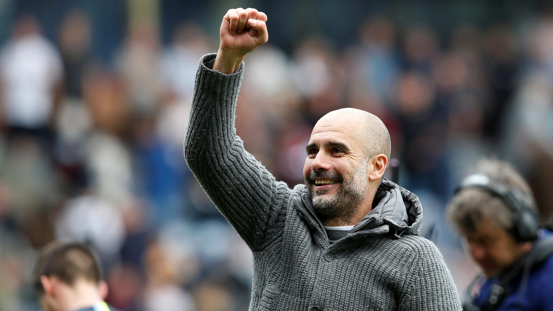 Nächster Schritt zum Titel: Pep Guardiola feiert Citys Erfolg gegen den FC Burnley. Nächster Schritt zum Titel: Pep Guardiola feiert Citys Erfolg gegen den FC Burnley.