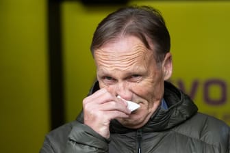 Dortmunds Geschäftsführer Hans-Joachim Watzke gibt die Meisterschaft erst auf, wenn es rechnerisch nicht mehr möglich ist.