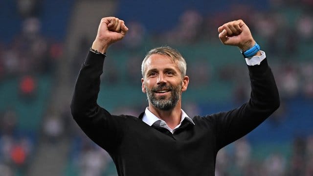 Marco Rose und seine Salzburger müssen sich auf die Meisterfeier noch gedulden. Marco Rose und seine Salzburger müssen sich auf die Meisterfeier noch gedulden.