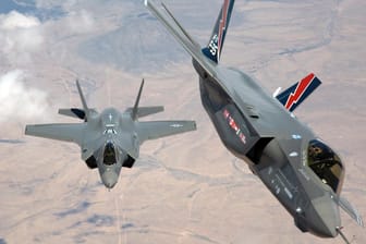 US-Kampfflugzeuge vom Typ F-35: Die USA haben im vergangenen Jahr 583 Milliarden Euro fürs Militär ausgegeben – ein Anstieg um 4,6 Prozent.