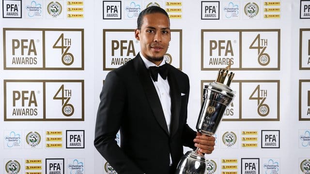 "Spieler des Jahres" in England: Der Niederländer Virgil van Dijk vom FC Liverpool. "Spieler des Jahres" in England: Der Niederländer Virgil van Dijk vom FC Liverpool.
