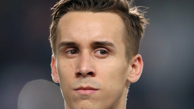 Der in der Türkei für Alanyaspor spielende Tschech Josef Sural ist nach einem Unfall eines Kleinbusses gestorben. Der in der Türkei für Alanyaspor spielende Tschech Josef Sural ist nach einem Unfall eines Kleinbusses gestorben.