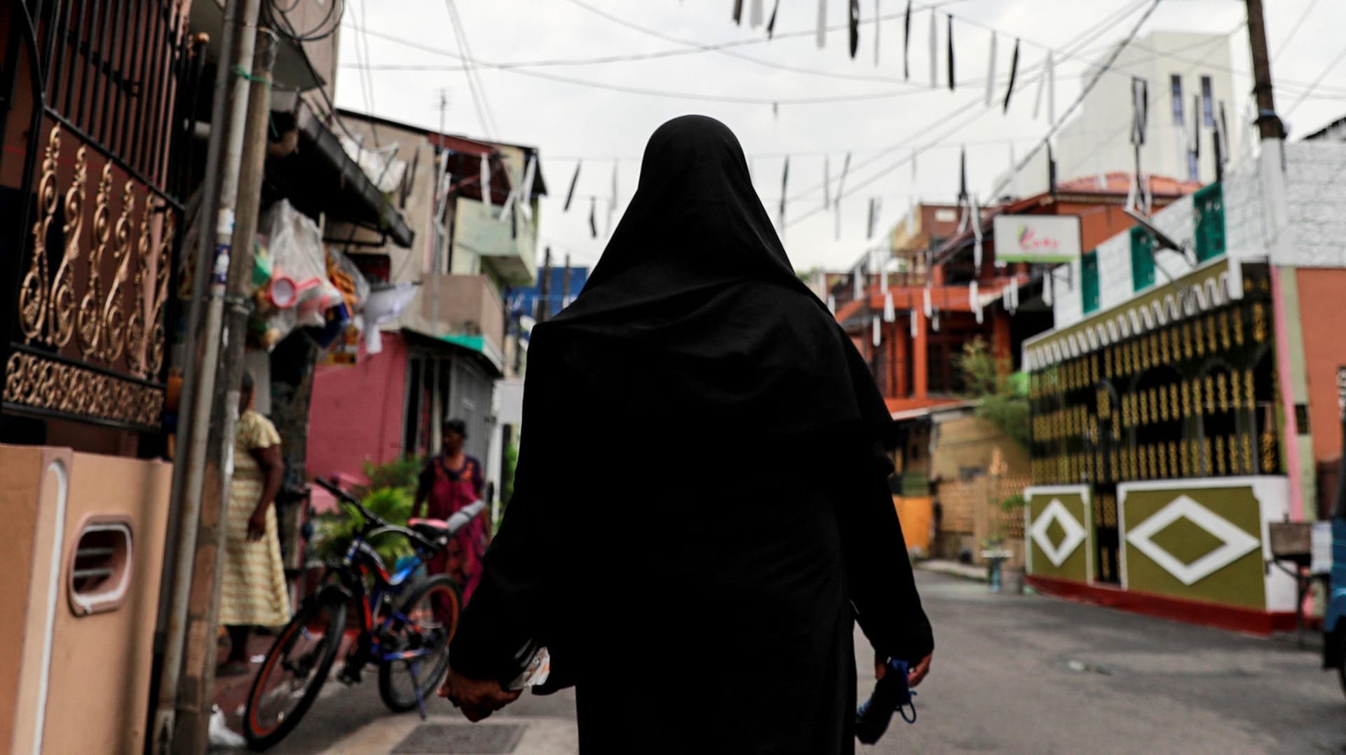 Eine Muslima in Hijab in Sri Lankas Hauptstadt Colombo: In dem überwiegend buddhistischen Sri Lanka sind zehn Prozent des Bevölkerung muslimisch.