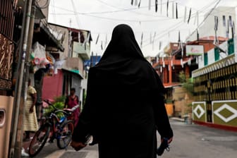 Eine Muslima in Hijab in Sri Lankas Hauptstadt Colombo: In dem überwiegend buddhistischen Sri Lanka sind zehn Prozent des Bevölkerung muslimisch.