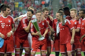 Dreimal konnte bisher der FC Bayern den Audi Cup gewinnen: 2013 posieren die Münchner mit der Trophäe.