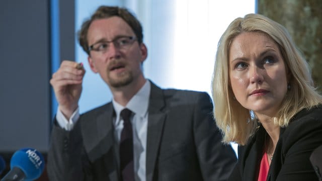 Kein Traumpaar: Der Finanzminister von Mecklenburg-Vorpommern, Mathias Brodkorb (SPD), ist zurückgetreten, weil er mit Ministerpräsidentin Manuela Schwesig (SPD) nicht zurechtkommt.