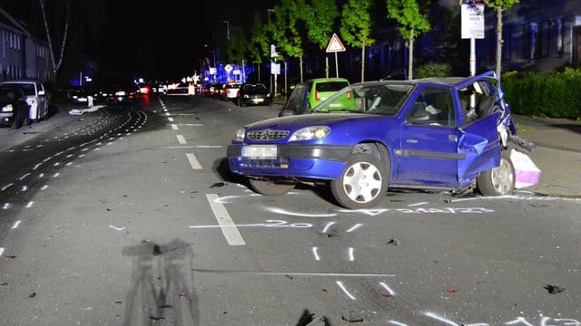 Bei dem mutmaßlich illegalen Autorennen war eine unbeteiligte Autofahrerin getötet worden. Bei dem mutmaßlich illegalen Autorennen war eine unbeteiligte Autofahrerin getötet worden.