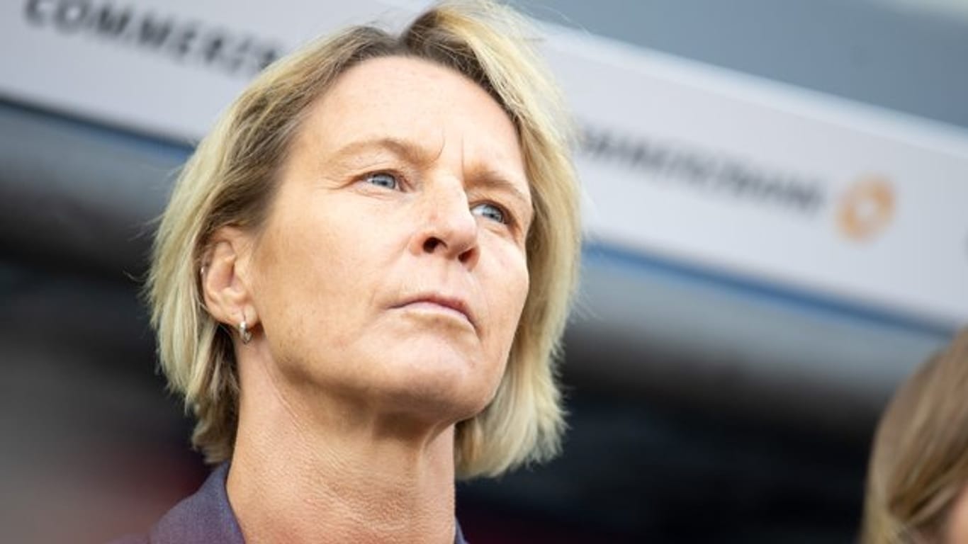 Martina Voss-Tecklenburg ist die Bundestrainerin der deutschen Fußball-Nationalmannschaft der Frauen.