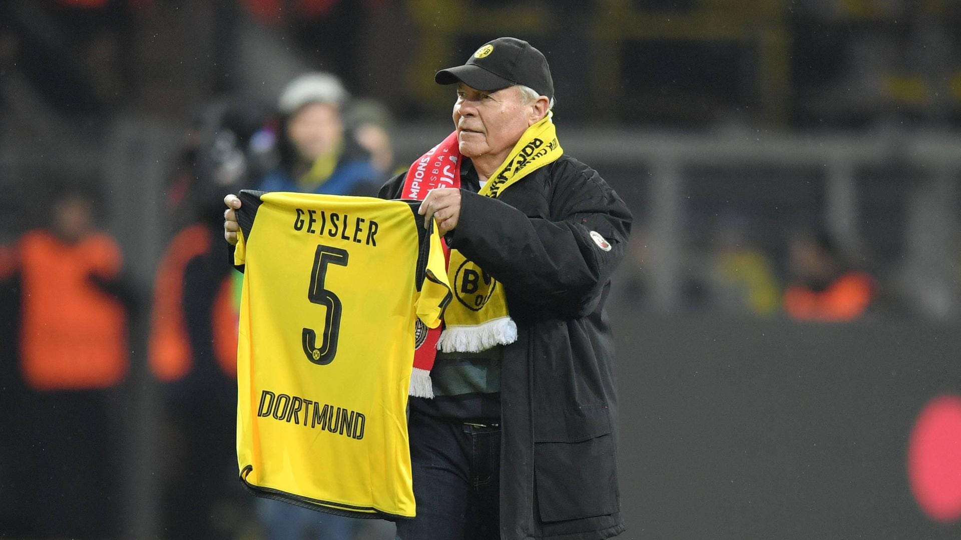 Lothar Geisler im BVB-Stadion 2017: Das Kluburgestein starb nach schwerer Krankheit.