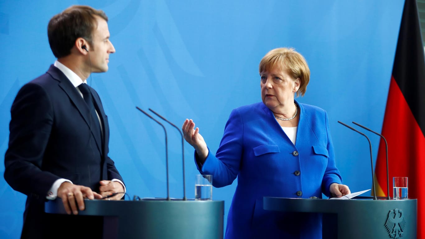 Kanzlerin Angela Merkel und Frankreichs Präsident Emmanuel Macron suchen bei einem Treffen in Berlin nach Lösungen im Balkan-Konflikt.