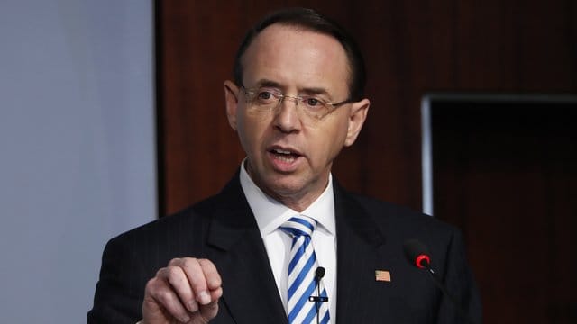 Rod Rosenstein, US-Vize-Justizminister, der eine wichtige Rolle bei der Russland-Untersuchung gespielt hat, verlässt seinen Posten. Rod Rosenstein, US-Vize-Justizminister, der eine wichtige Rolle bei der Russland-Untersuchung gespielt hat, verlässt seinen Posten.