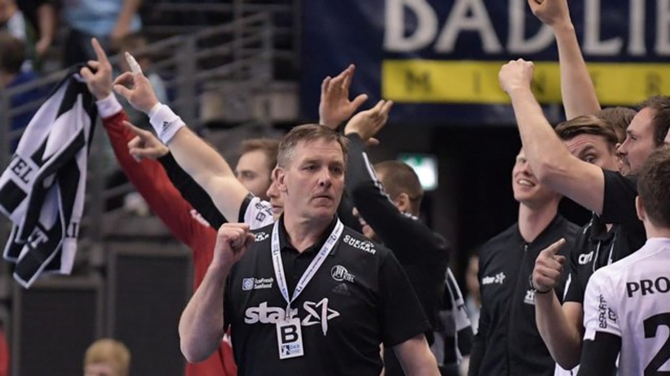 Der THW Kiel mit Trainer Alfred Gislason ist Gastgeber des EHF-Pokal-Finales.