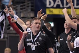 Der THW Kiel mit Trainer Alfred Gislason ist Gastgeber des EHF-Pokal-Finales.