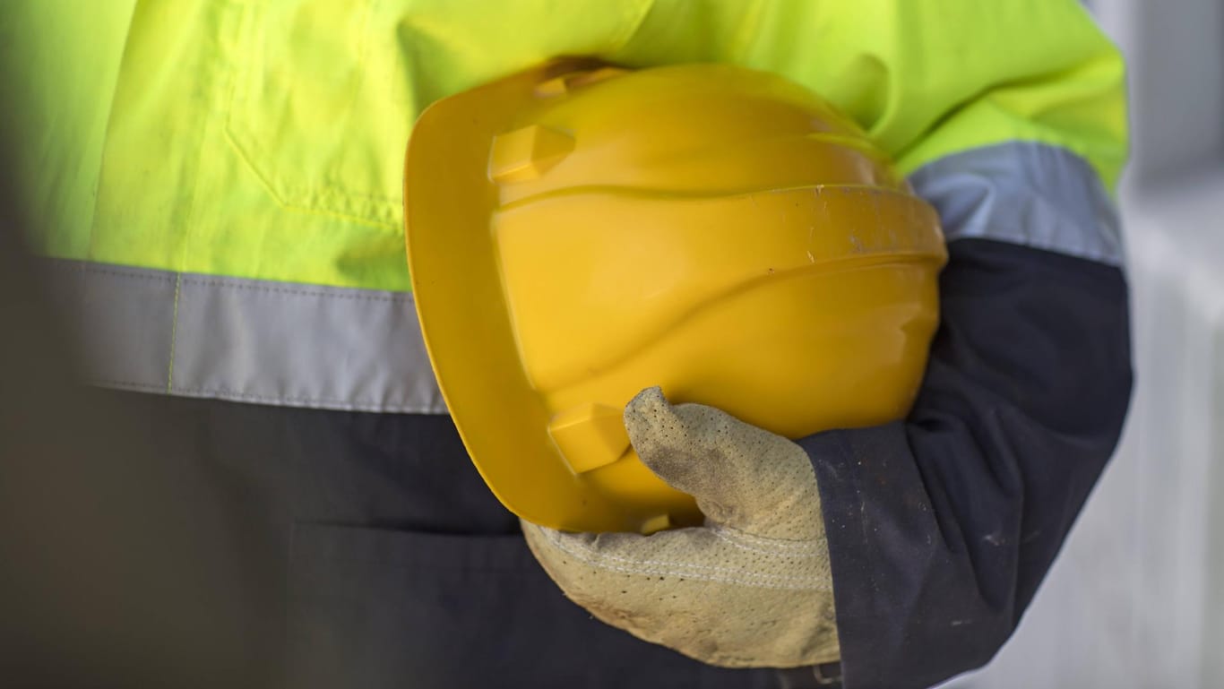 Bauarbeiter: In Klaustorf ist ein Mann bei einem Arbeitsunfall ums Leben gekommen. (Symbolbild)