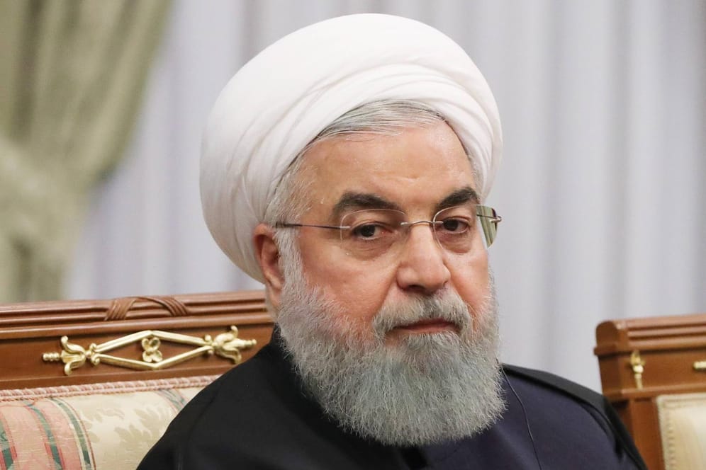 Der Präsident von Iran: Hassan Rohani hat ein Gesetz unterschrieben, dass die US-Regierung als Förderer von Terrorismus einstuft.