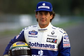 Ayrton Senna im Overall seines damaligen Teams Williams Renault.