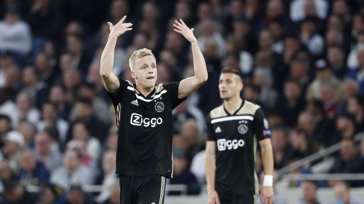 Jubel bei Donny van de Beek: Mit dem Siegtor für Ajax wurde er zum Mann des Spiels.