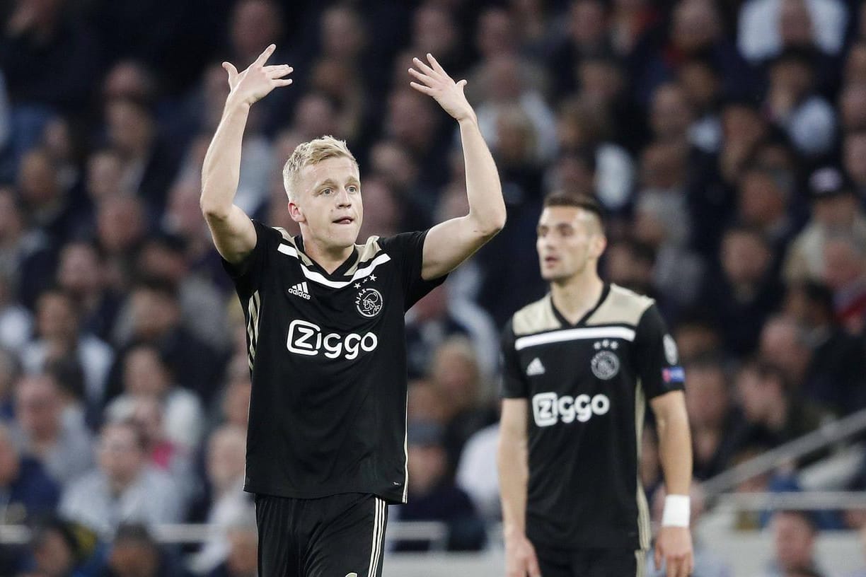 Jubel bei Donny van de Beek: Mit dem Siegtor für Ajax wurde er zum Mann des Spiels.